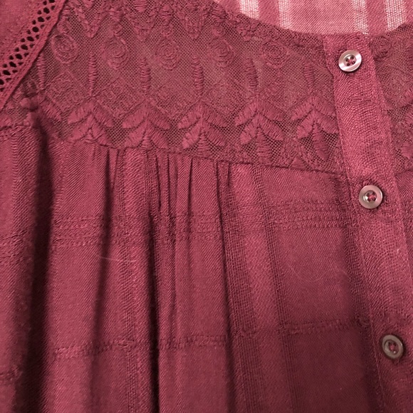 ADORABLE berry color long sleeve - Picture 3 of 4